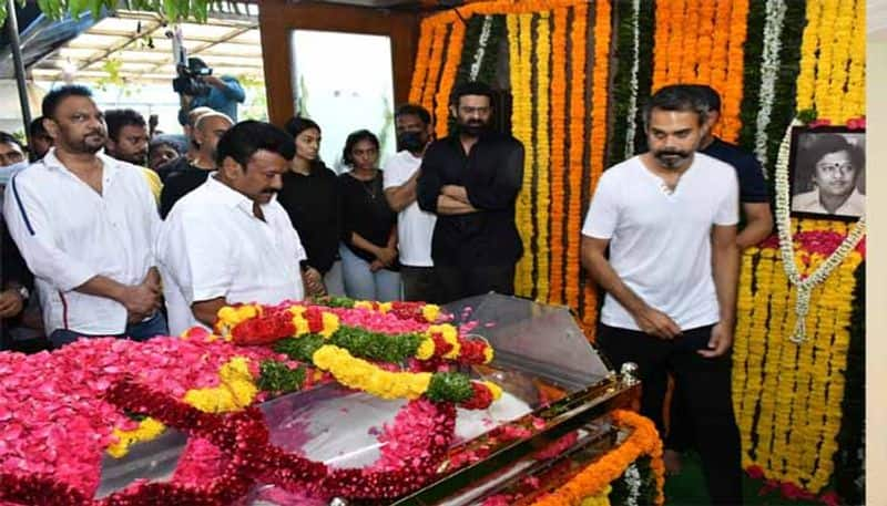 Telangana Minister Talasani  Srinivas Yadav Pays Tribute To Cine Actor Krishnam Raju