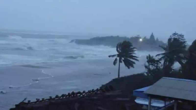 storm warning cage boom... Warning to fishermen