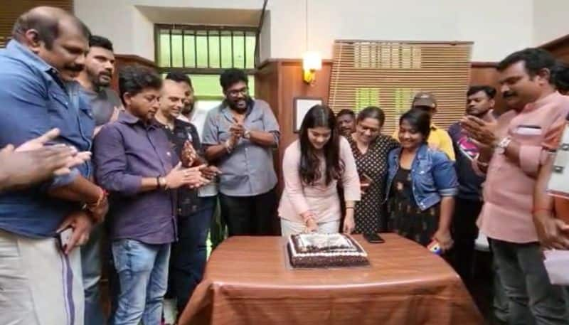 aparna balamurali birthday celebration at location of shaji kailas movie kaapa prithviraj sukumaran video