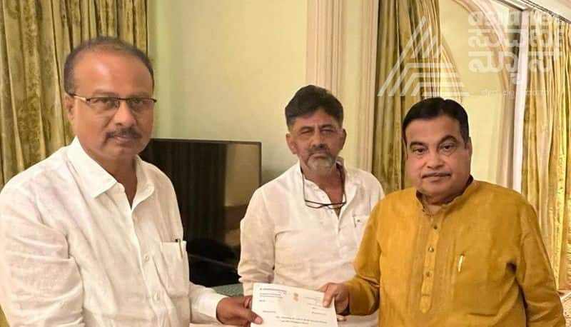 DK Shivakumar and R Dhruvanarayana meets Minister Nitin Gadkari at Chamarajanagar gvd