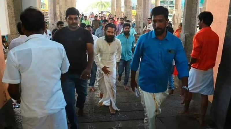 chiyaan vikram attended his late household worker olimaaran's son's wedding video