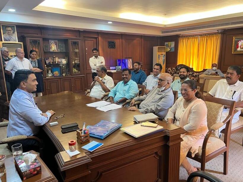 Manish Tewari posts cryptic tweet, says 'cuckoo bird is chiming' as Goa Congress hit by defection