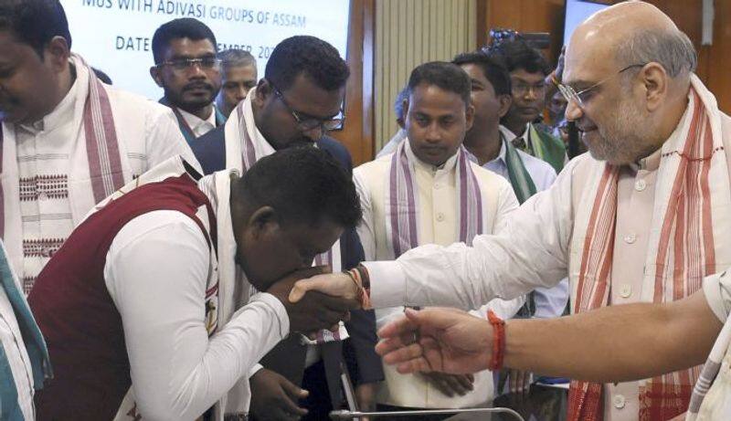 Centre inks peace pact with 8 tribal militant groups of Assam