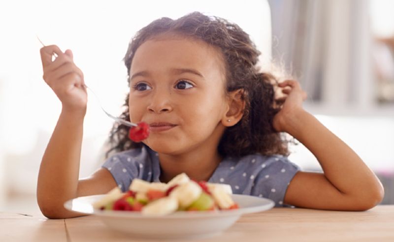 Foods to avoid for kids during winter to keep them healthy