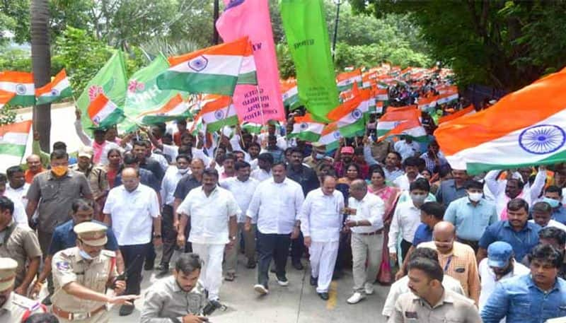 Telangana Minister Talasani Srinivas Yadav Serious Comments On Governor tamilisai soundararajan