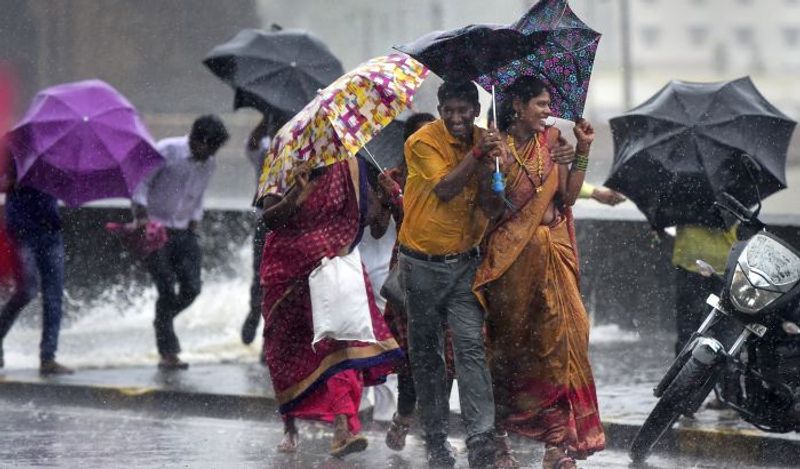 Heavy rains in Mumbai weather prediction leave Twitter flooded with memes