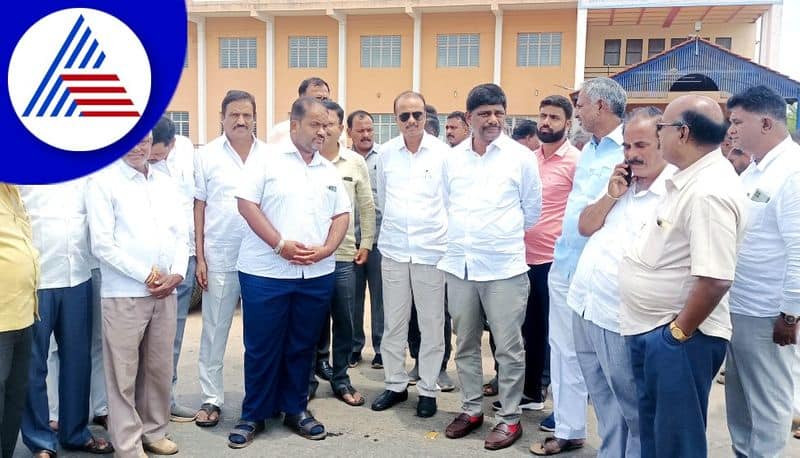 MP DK Suresh inspected the place for Bharat Jodo Yatra in Gundlupet gvd