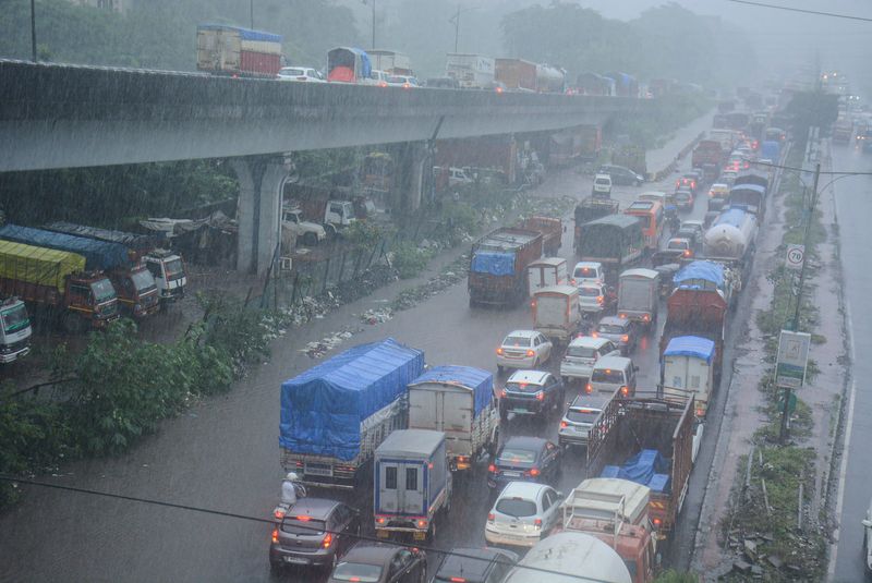 Heavy rains lash several parts of Hyderabad on Monday