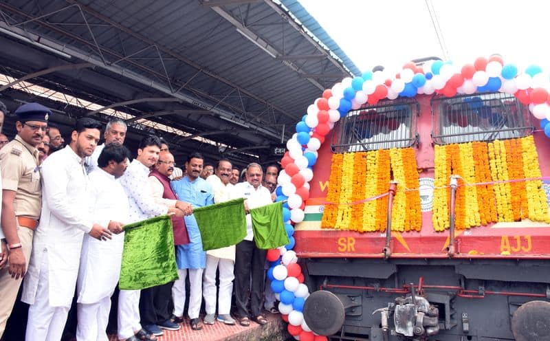 Kalaburagi  Kolhapur Express train drive ravjkl