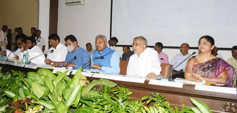 Minister ST Somashekhar Slams to Officials at Mysuru gvd