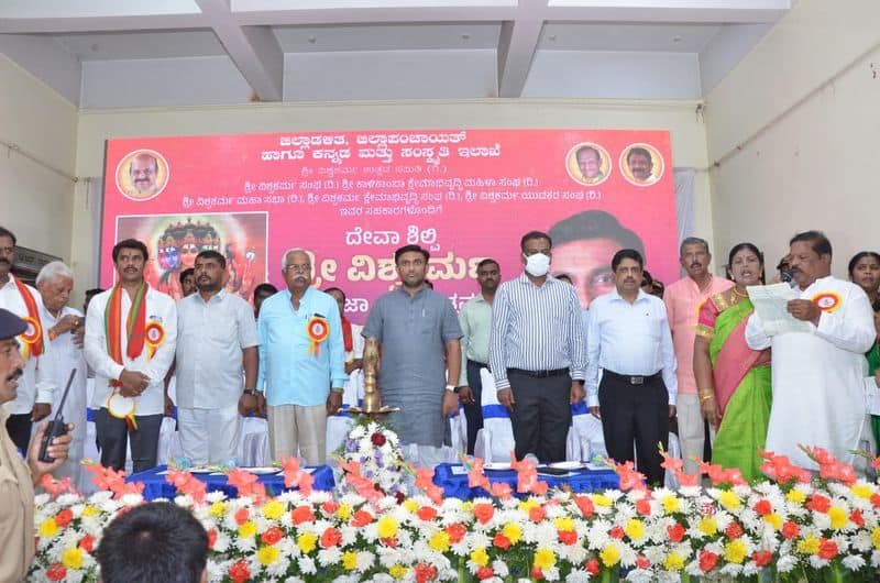 Let Vishwakarma race emphasize on higher education says minister dr k sudhakar gvd