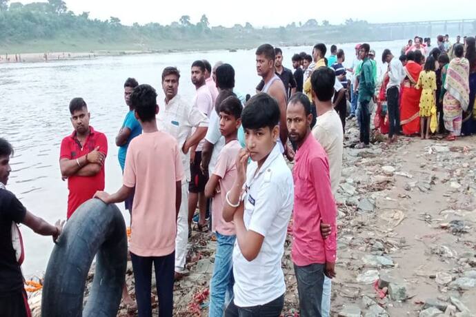 मां की आंखों के सामने नहाने गए बेटों की मौत,  जमशेदपुर में त्योहार के दौरान हुआ बड़ा हादसा