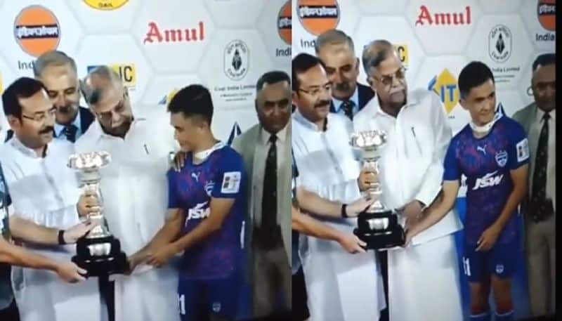 West Bengal Governor La Ganesan pushed Sunil Chhetri for photo, video goes viral