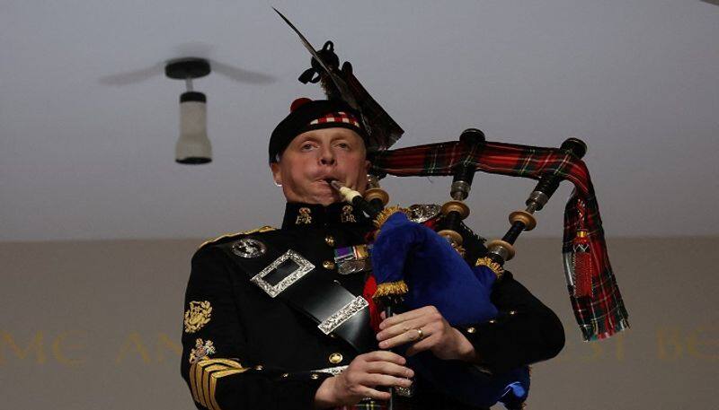 'Sleep, Dearie, Sleep': Queen Elizabeth's piper, who woke her up every morning, concludes her funeral AJR