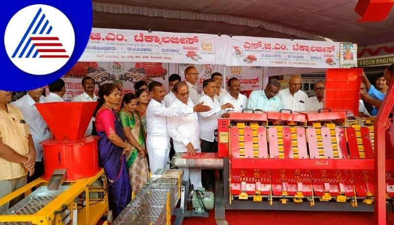 Farmers attention is attracted by Agricultural Machinery Fair at davanagere gow