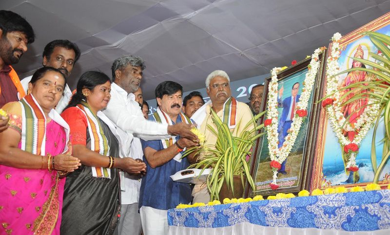 Hostel for one thousand backward class students says minister kota srinivas poojary gvd