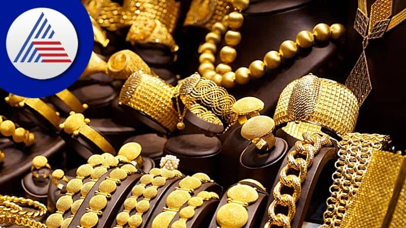 10 grams of gold Gift for top scorers in  SSLC And PUC snr