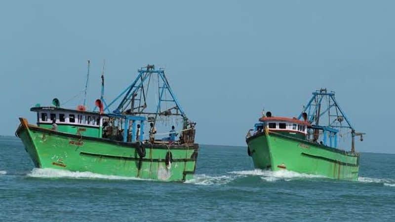 Sri Lanka Navy has arrested 25 fishermen from Nagai district KAK