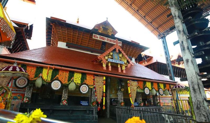 Guruvayur temple devaswom Strict restriction on VIP special darshan onam 2023 btb