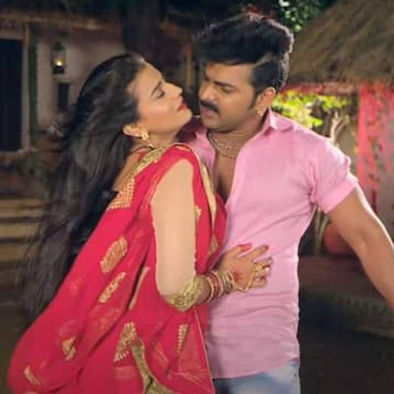 Bhojpuri actress Akshara Singh SEXY bedroom dance with Pawan Singh is fan favourite video-WATCH NOW RBA