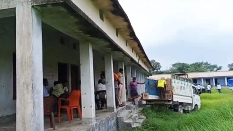 Hoarding of 140 cases of liquor in government school