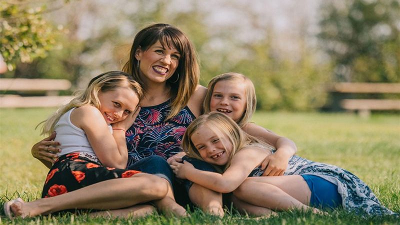 International Daughters Day 2022: Know significance, history, wishes