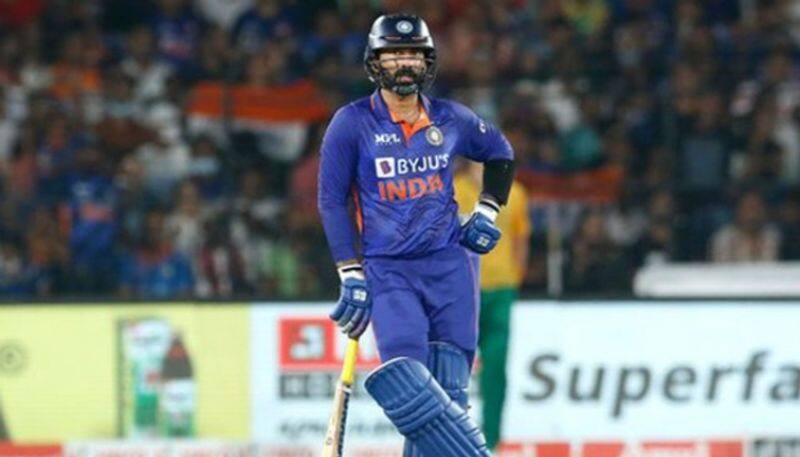 Dinesh Karthik scores in 15 T20I innings in 2022 big concern for team India before T20 World Cup 2022 