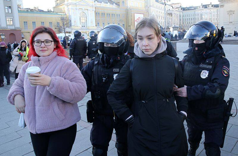 Last-Minute attendees Kazinskaya and friend share Horror experience amidst Moscow concert shooting tragedy avv