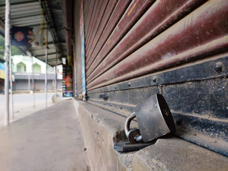 During the PFI hartal, a shop owner in Kerala defies the activists' threats.