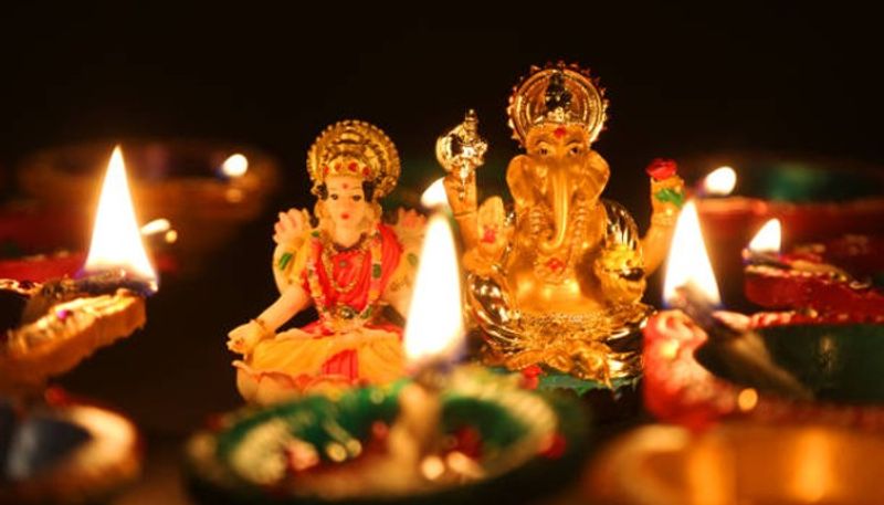 Diwali Laxmi Puja 2022: Check city-wise puja muhurat, samagri, dos and don'ts to be followed - adt 