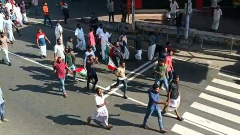 PFI bandh in Kerala turns violent; KSRTC buses, cars pelted with stones, over 100 arrested