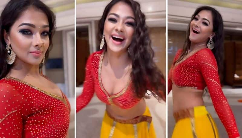 Sexy Bhojpuri video: Namrata Malla dances wearing deep neck choli drb