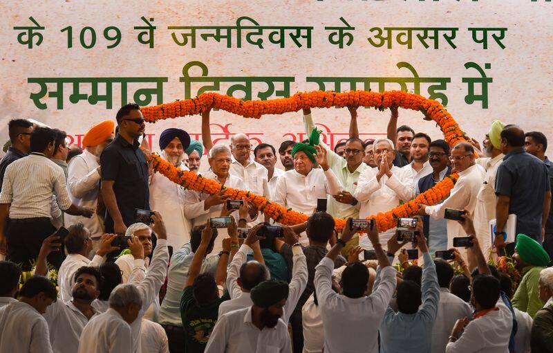 Nitish Kumar, Lalu Prasad meet Sonia Gandhi; reiterate focus on uniting opposition to defeat BJP in 2024 snt