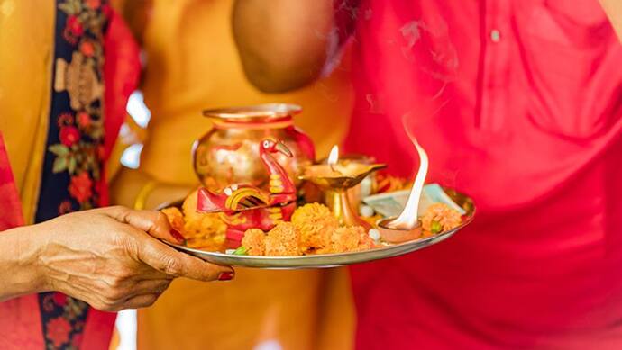 Navratri Vrat Niyam: आप भी करते हैं नवरात्रि व्रत तो ध्यान रखें ये बातें, इन नियमों का करें पालन