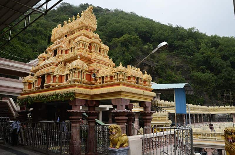 Huge rush of Bhavani devotees at Kanaka Durga temple In Vijayawada