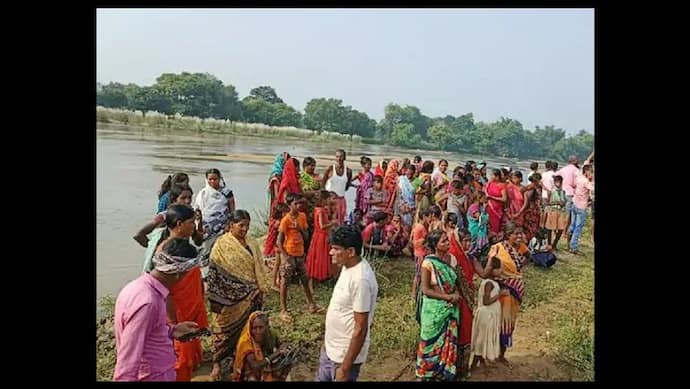 गया की हृयविदारक घटनाः 7 दिन से गायब तीसरी की छात्रा के बदन को नोच रहे थे कुत्ते, ऐसी हालत में दफनाया था शव