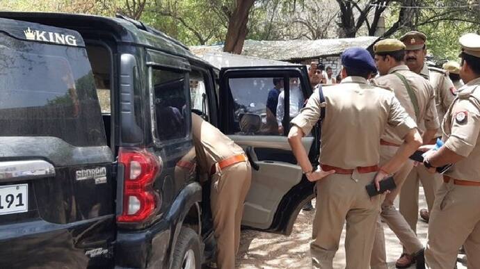 रील बनाकर खतरनाक तरीके से ट्रेंड हो गई यह लड़की, खोजने लगी पुलिस-इलाके में हड़कंप