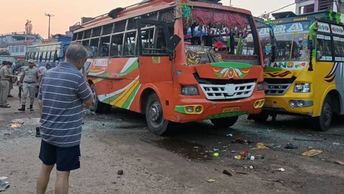 अमित शाह के दौरे से पहले जम्मू-कश्मीर के उधमपुर में 8 घंटे के अंदर दूसरा बम ब्लास्ट, खड़ी बसों को बनाया निशाना