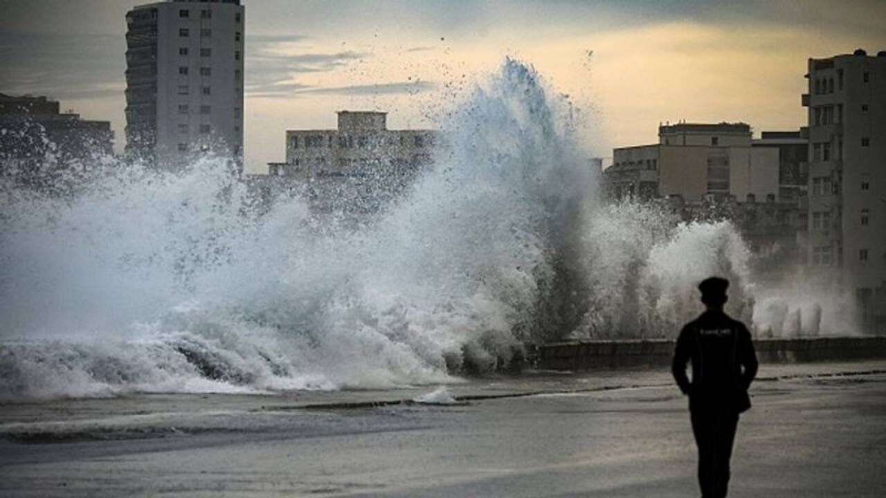 Mexico braces for flash floods, mudslides as 'dangerous' Hurricane Orlene closes in