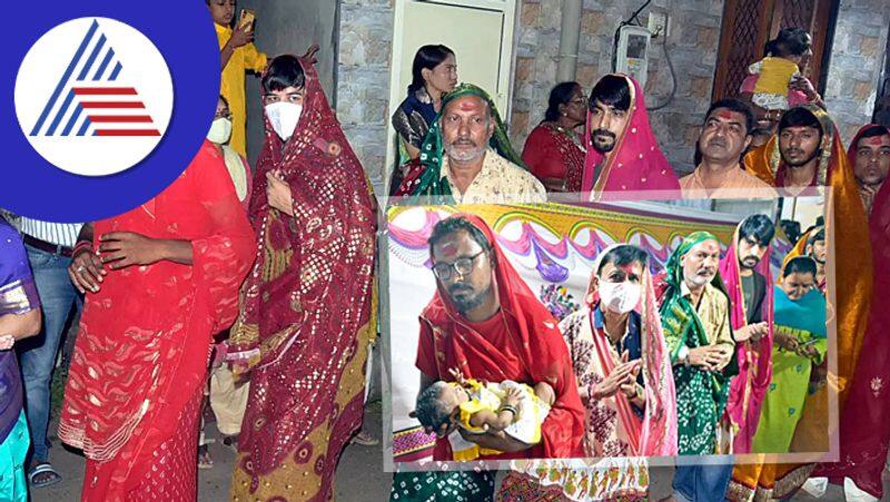 These Gujarati Men Doing Garba In Saree, Following Age old Tradition Vin