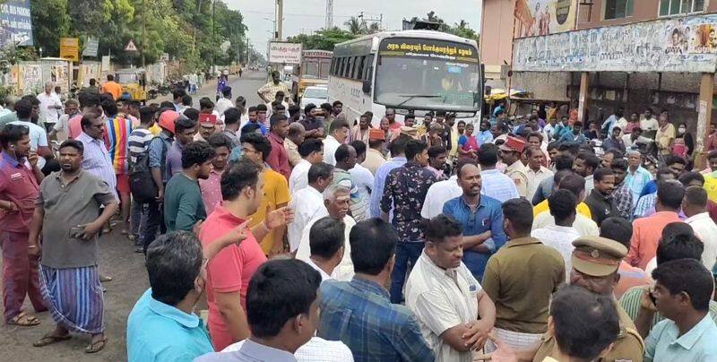 Road strike in puducherry east coast road