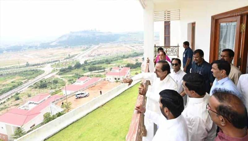 Telangana CM KCR Offers Special Prayers At Yadadri Temple