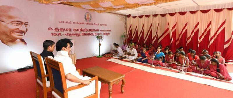 Governor and Chief Minister paid floral tributes on Gandhi Jayanti