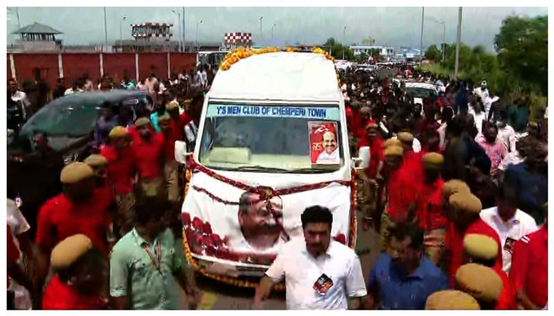 mourning procession of Kodiyeri Balakrishnan  started 