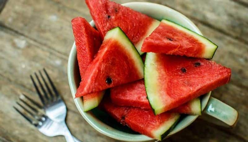 healthy watermelon shake which hydrates you and helps to get a glowing skin hyp 