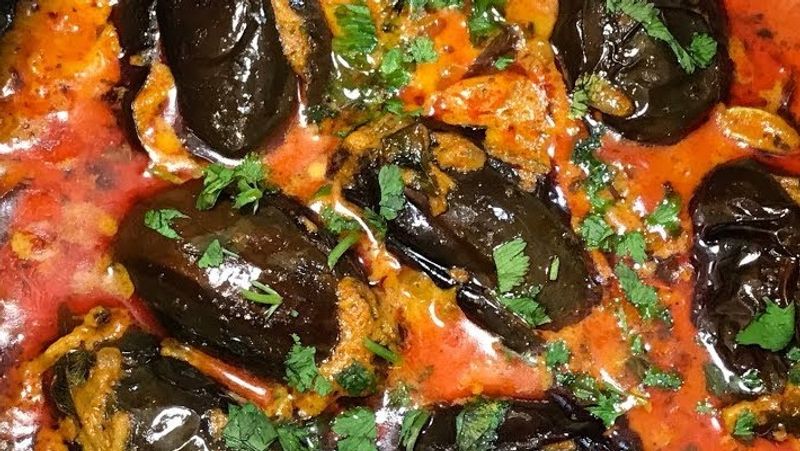 How to make Andra Brinjal Kora in Tamil 