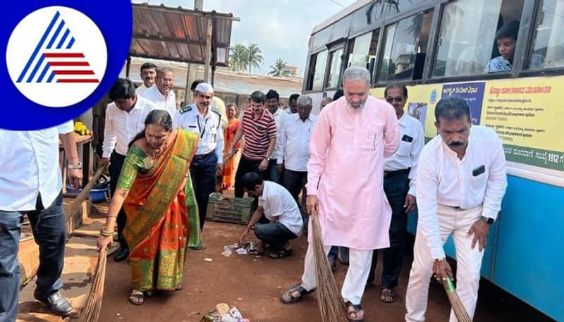 Sirsi Bus station cleaning by speaker vishweshwar hegde kageri rav