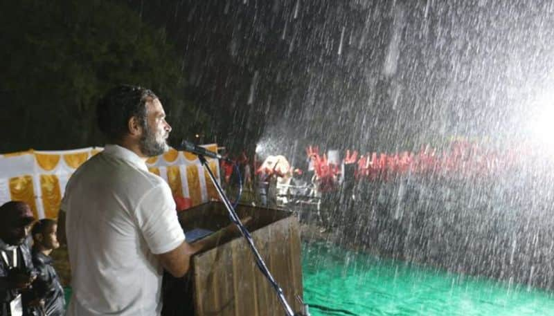   Bharat Jodo Yatra: Rahul Gandhi  continues yatra in heavy Rain 