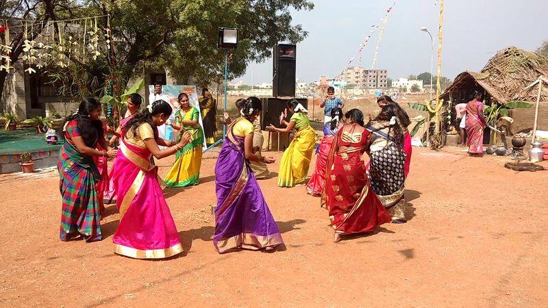 traditional valli kummi dance played in tirupur