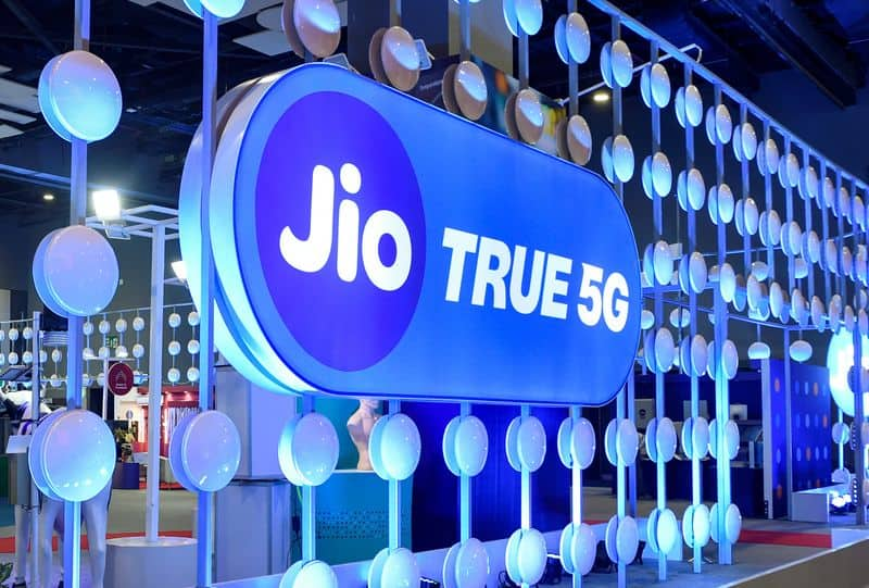 Reliance Jio introduces 2 annual plans under Rs 3000 Check out which is best for YOU gcw